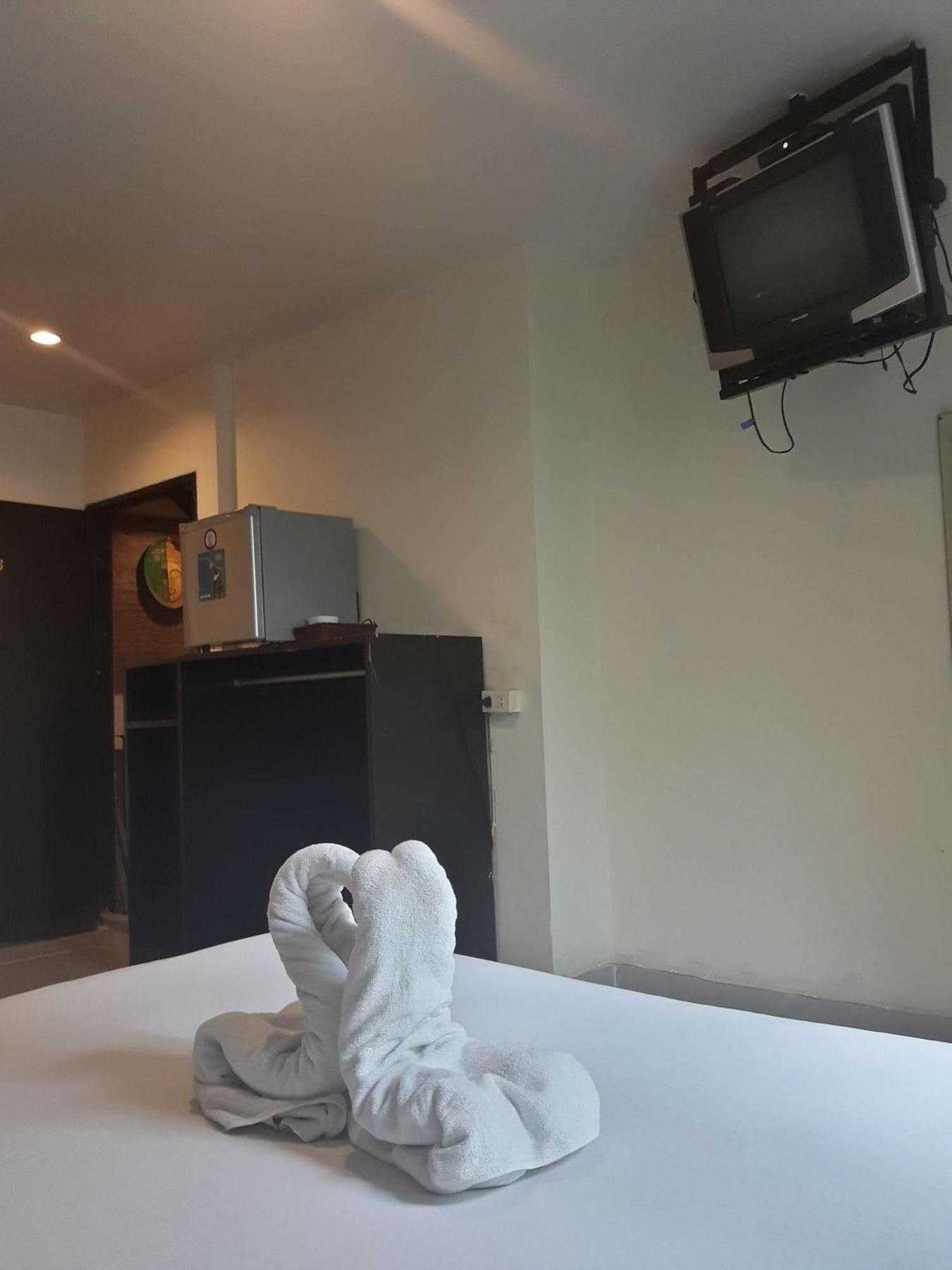 Hello Guest House バンコク都 エクステリア 写真